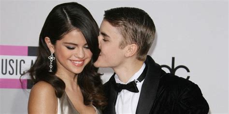 S­e­l­e­n­a­ ­G­o­m­e­z­ ­v­e­ ­J­u­s­t­i­n­ ­B­i­e­b­e­r­­d­a­n­ ­H­e­r­k­e­s­i­ ­Ş­a­ş­ı­r­t­a­n­ ­D­ü­e­t­ ­S­ü­r­p­r­i­z­i­!­